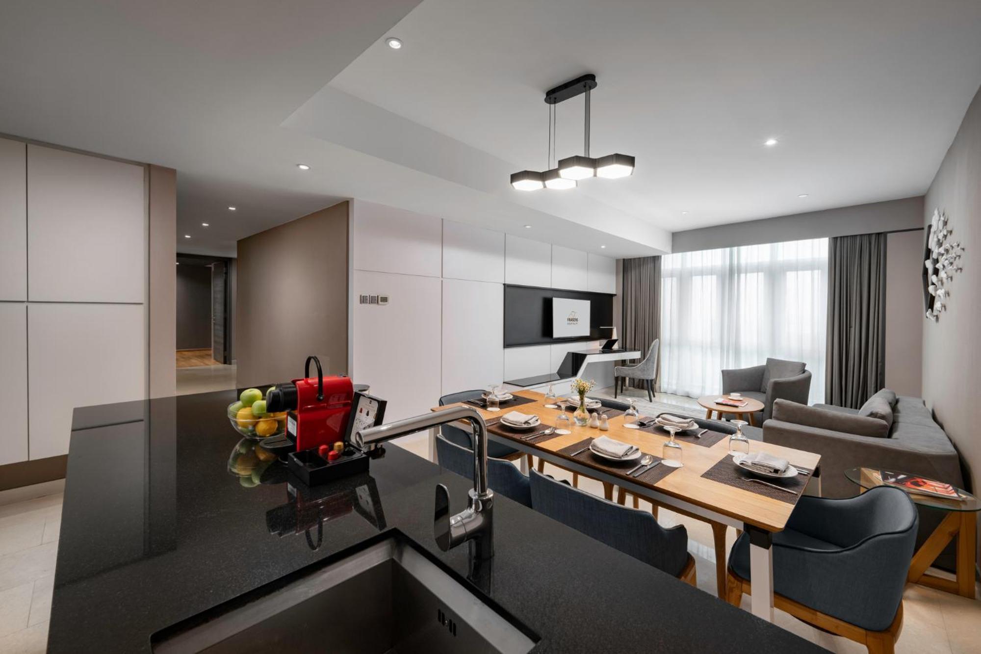 เฟรเซอร์ เพลซ ปูเตรี ฮาร์เบอร์ Hotel นุสาจายา ภายนอก รูปภาพ A modern kitchen in China