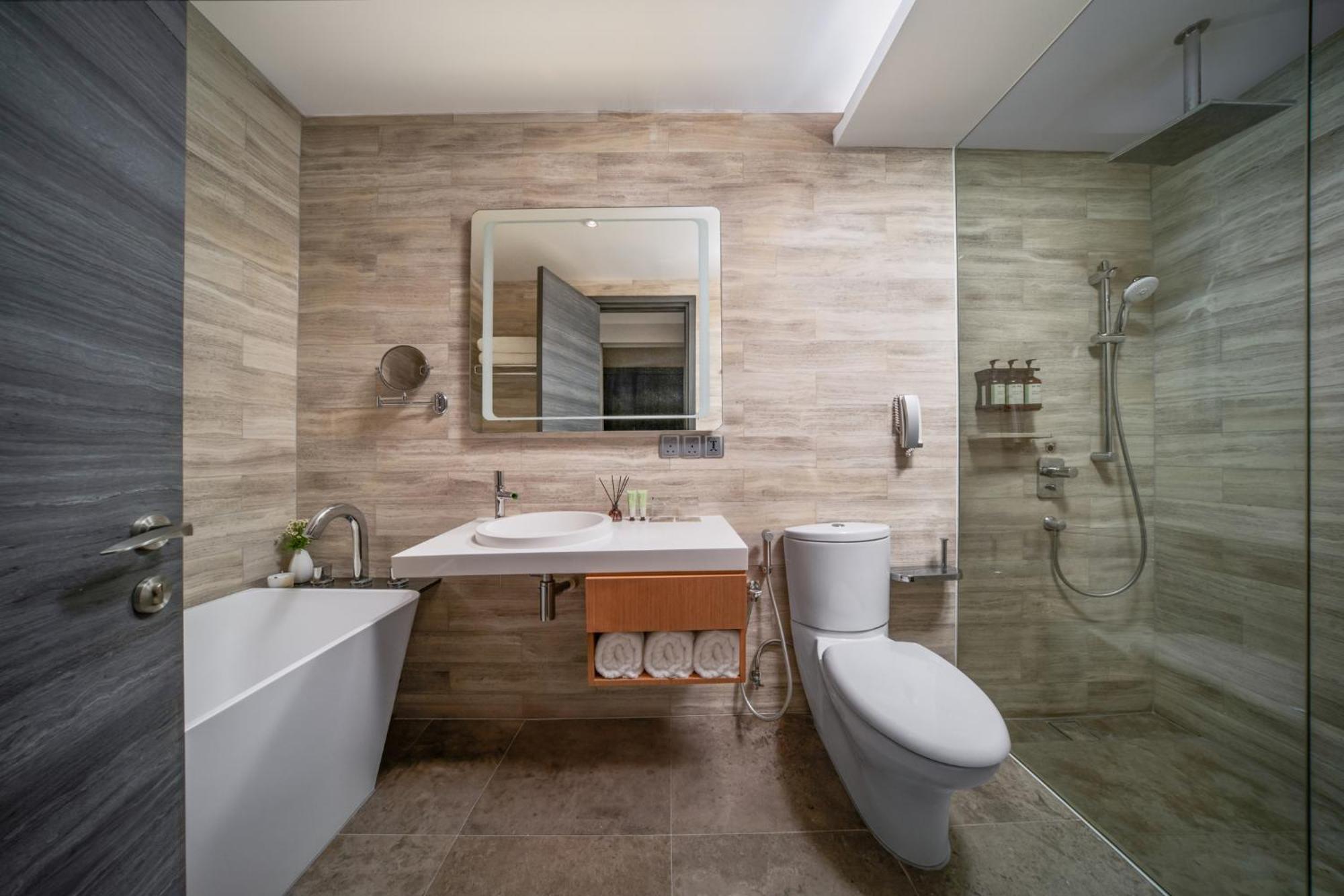 เฟรเซอร์ เพลซ ปูเตรี ฮาร์เบอร์ Hotel นุสาจายา ภายนอก รูปภาพ Bathroom